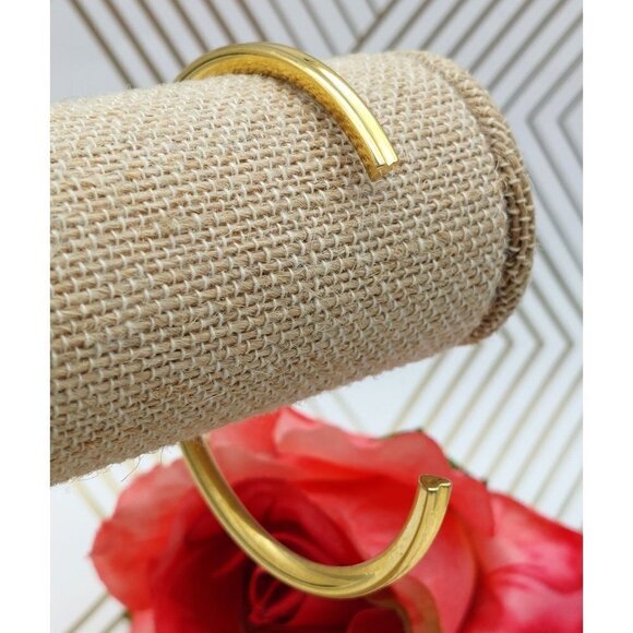 Gold Tone Signed Cuff Bracelet Well Made Engraved Follow Your Heart - Picture 6 of 12